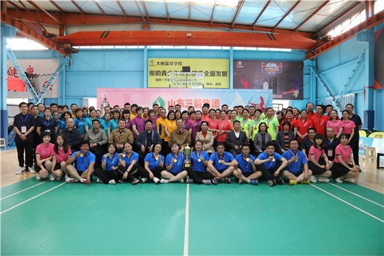 一拍即出 谁与争锋――beat365英国官网网站第五届“三箭杯”职工羽毛球比赛圆满结束