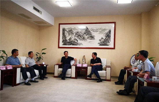 山东科技大学校党委副书记尹华赴beat365英国官网网站开展工作调研