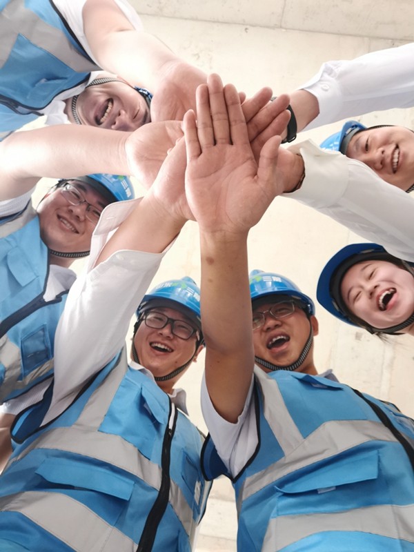 beat365英国官网网站举办庆祝新中国成立70周年“我和我的祖国”书画摄影作品展