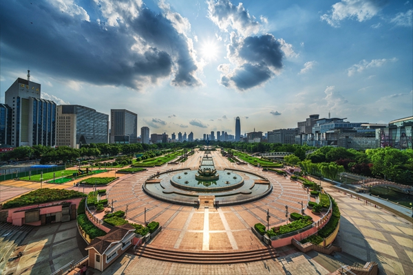 泉城广场,20周年了!