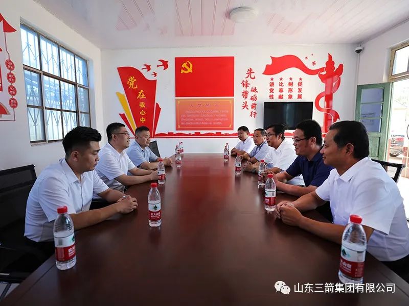 “双节”慰问暖人心 情系乡村促振兴 ——三箭集团双节前走访慰问羊里街道辛兴东北村老党员和困难群众