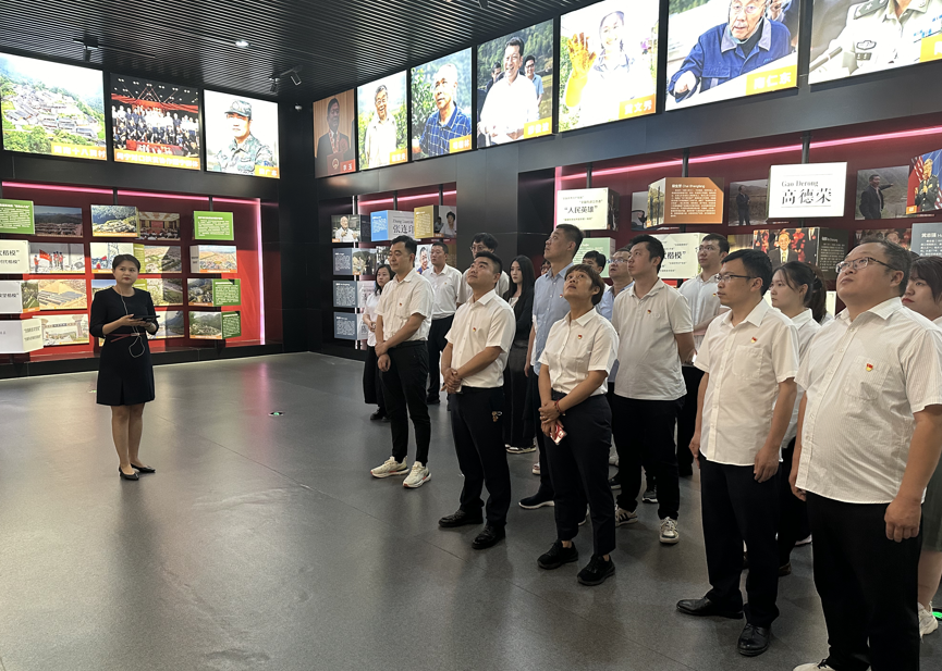 beat365英国官网网站各级团组织开展主题团日活动